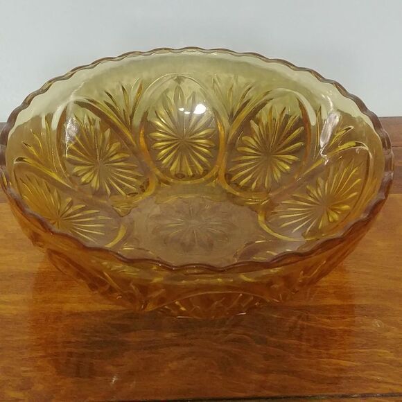Vintage Amber Depression Starburst Pattern 1940s Pressed Glass Bowl - Picture 1 of 6